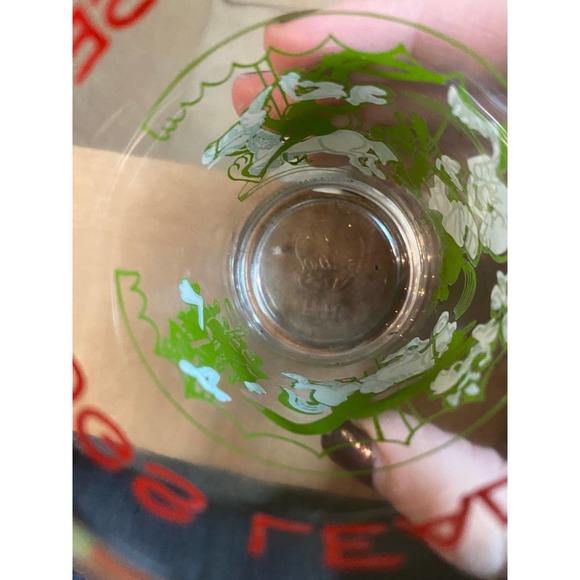 Warner Brothers 1974 Welchs Glass Bugs Leads A Merry Chase Green and Red - Picture 4 of 4